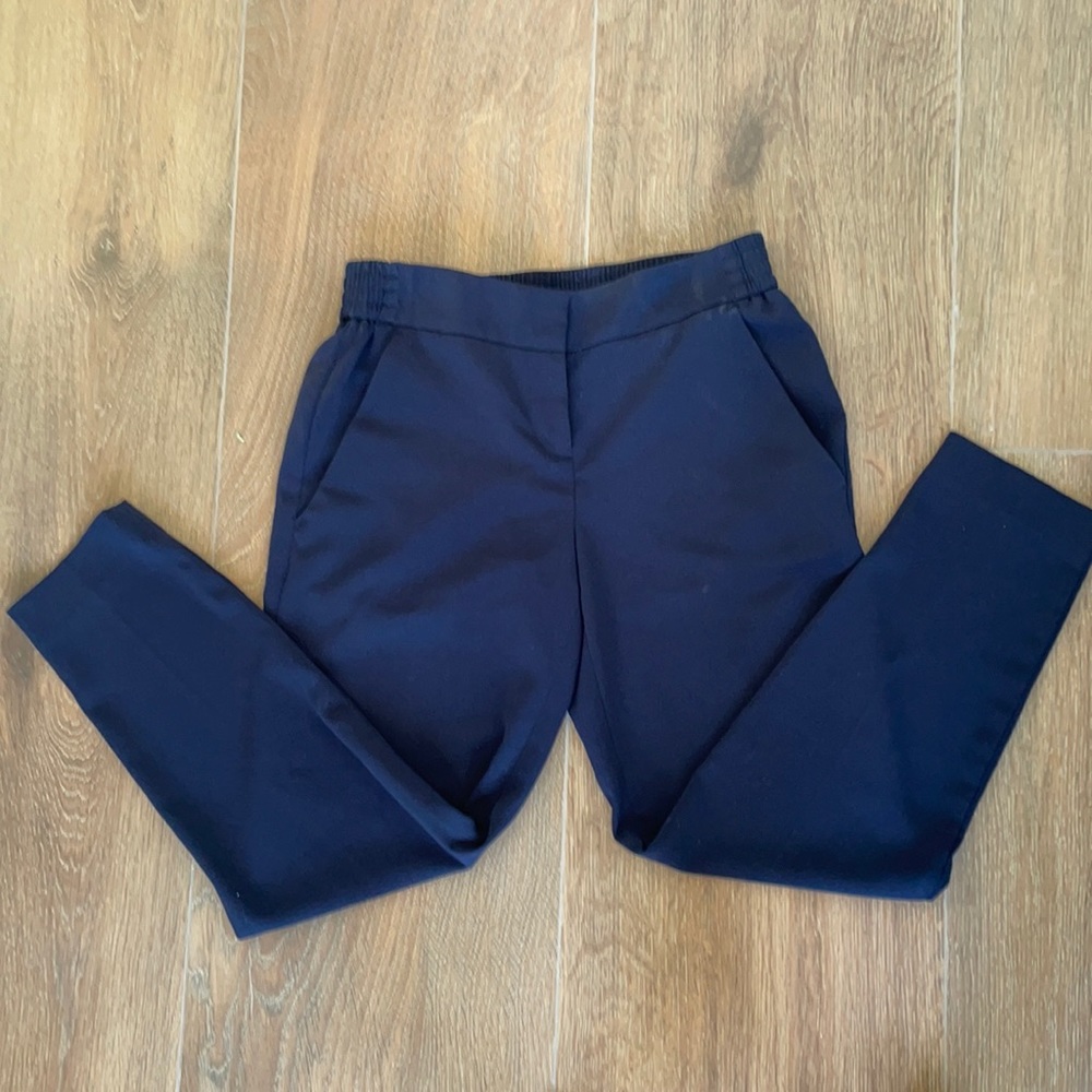 Ann Taylor straight leg navy pants. Size 0.